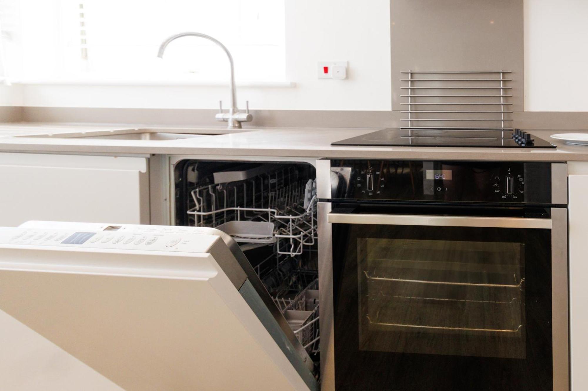 City Centre, Sleeps 7, Stunning Views & Parking, Interconnected Rooms Long Stay Work Contractor Leisure, Diamond Penthouse CBG Exterior foto