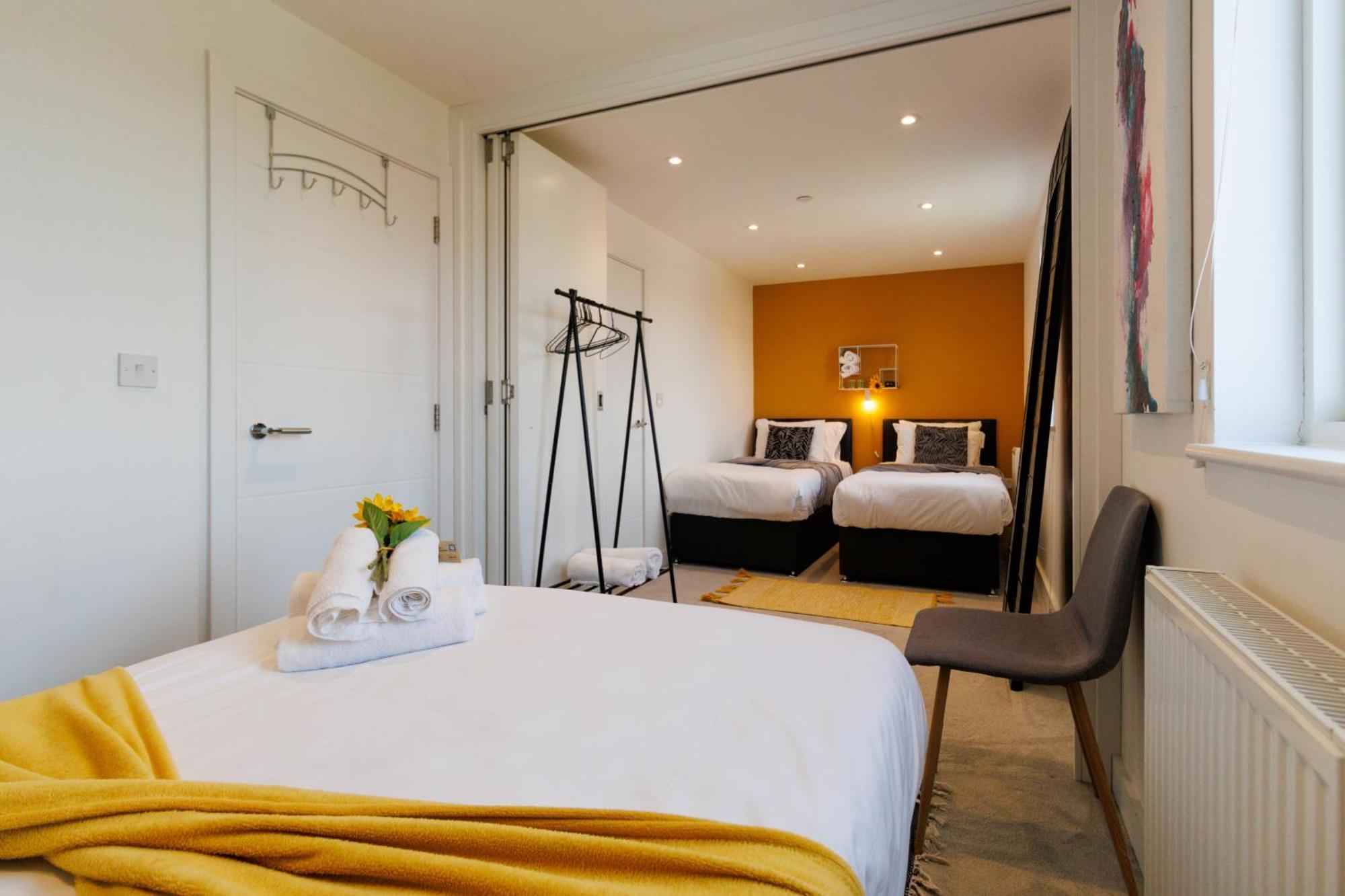 City Centre, Sleeps 7, Stunning Views & Parking, Interconnected Rooms Long Stay Work Contractor Leisure, Diamond Penthouse CBG Exterior foto