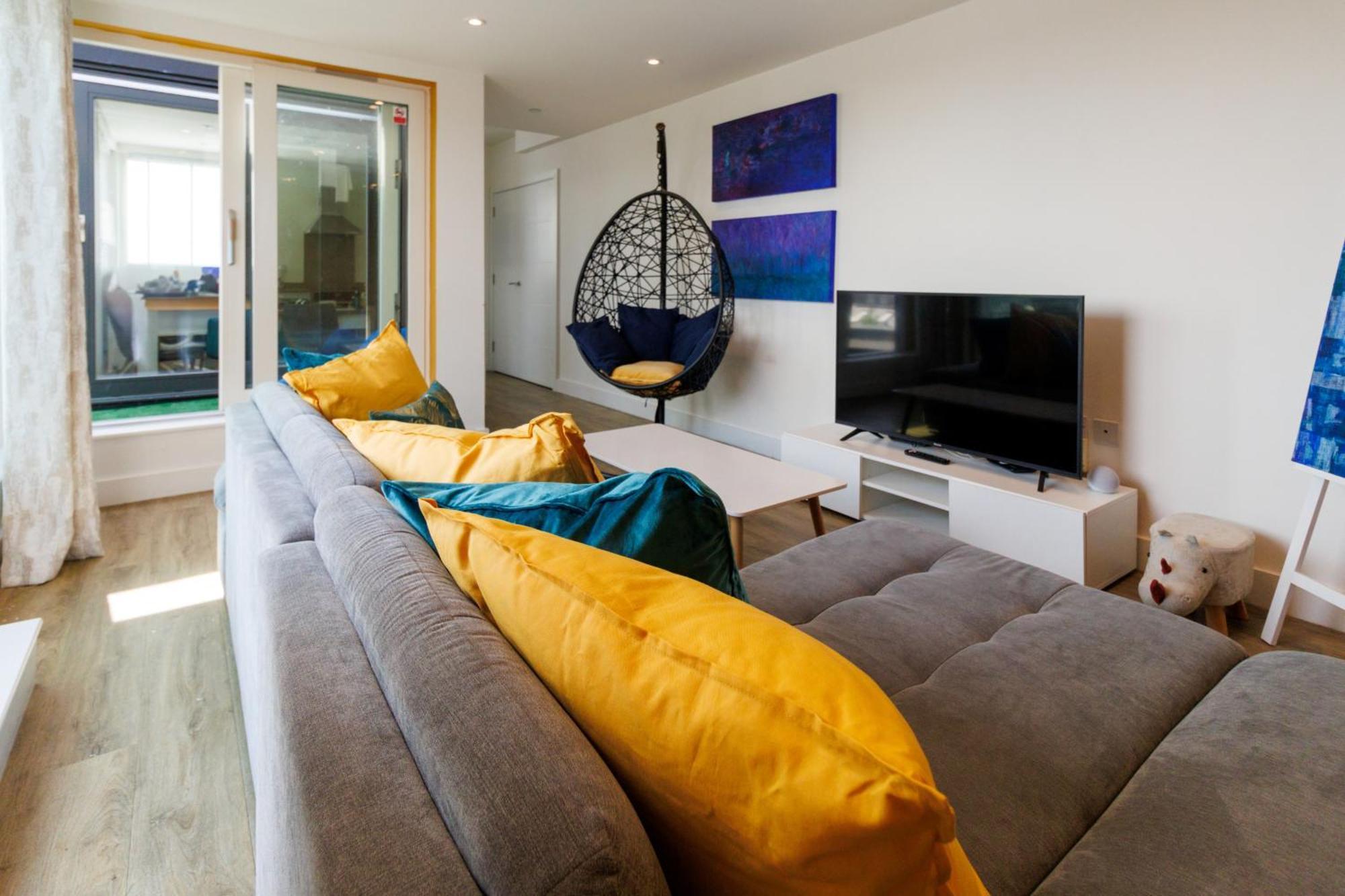 City Centre, Sleeps 7, Stunning Views & Parking, Interconnected Rooms Long Stay Work Contractor Leisure, Diamond Penthouse CBG Exterior foto