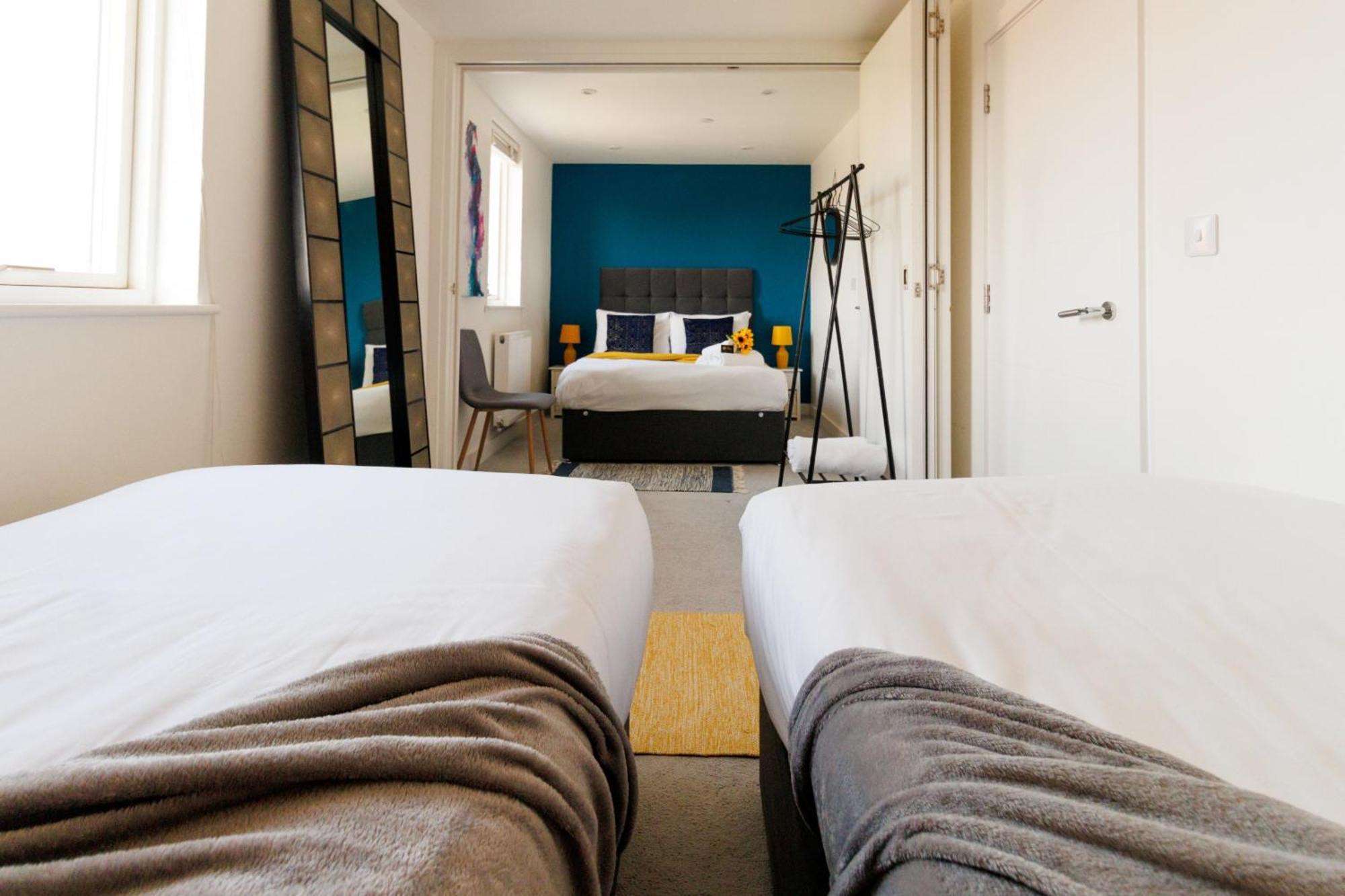 City Centre, Sleeps 7, Stunning Views & Parking, Interconnected Rooms Long Stay Work Contractor Leisure, Diamond Penthouse CBG Exterior foto