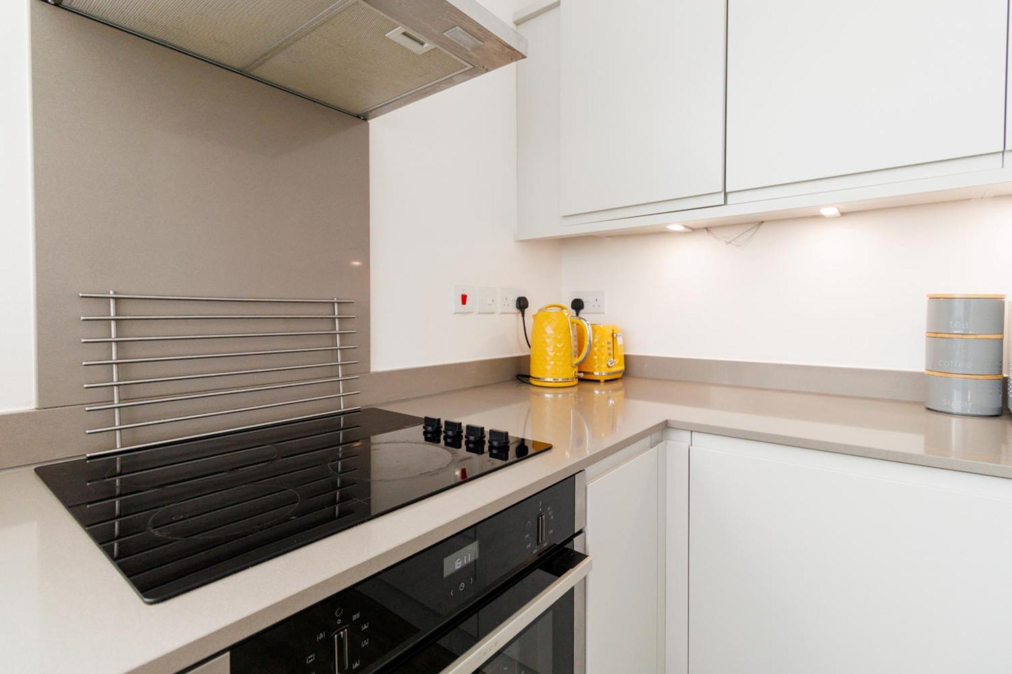 City Centre, Sleeps 7, Stunning Views & Parking, Interconnected Rooms Long Stay Work Contractor Leisure, Diamond Penthouse CBG Exterior foto